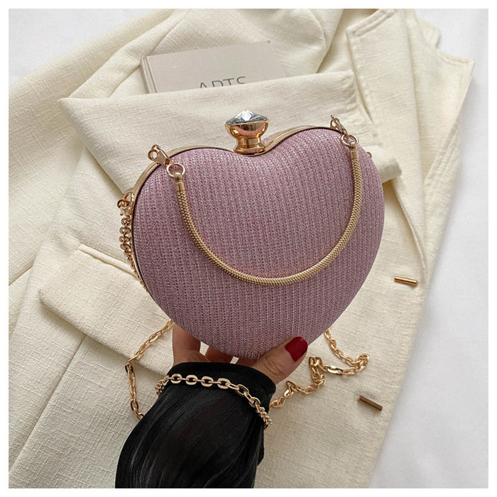 Isla | Heart-shaped evening clutch with chain strap